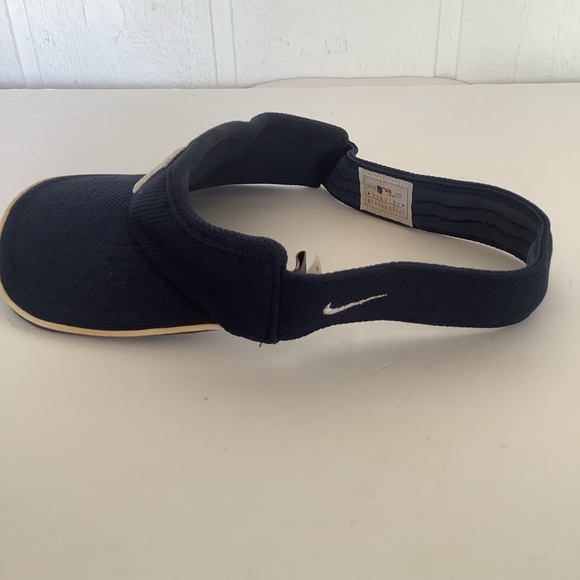 NIKE NEW YORK YANKEES VISOR OSFM UNISEX - Picture 2 of 8